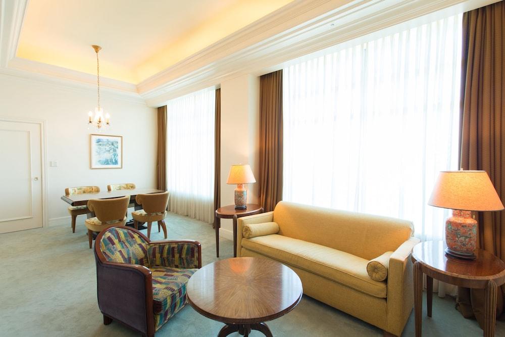 Hotel The Manhattan سيبَ المظهر الخارجي الصورة