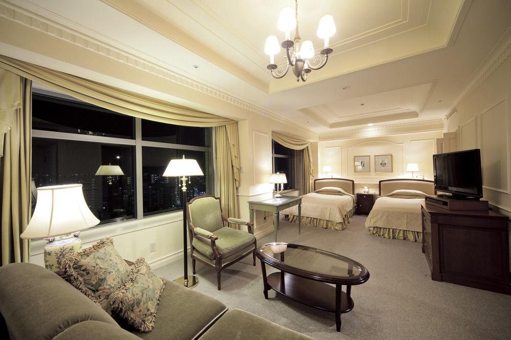 Hotel The Manhattan سيبَ المظهر الخارجي الصورة