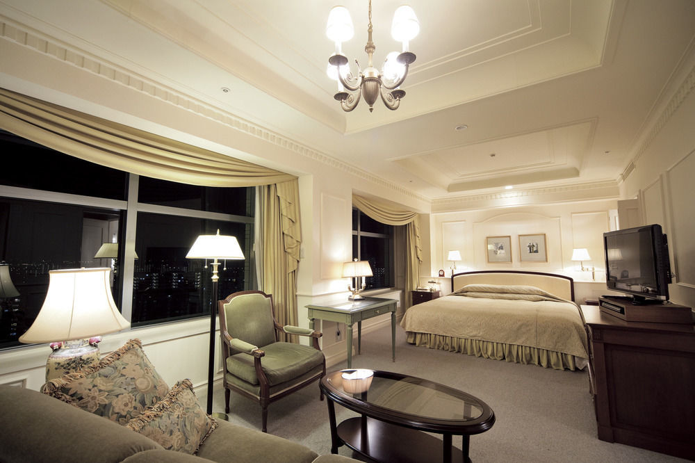 Hotel The Manhattan سيبَ المظهر الخارجي الصورة