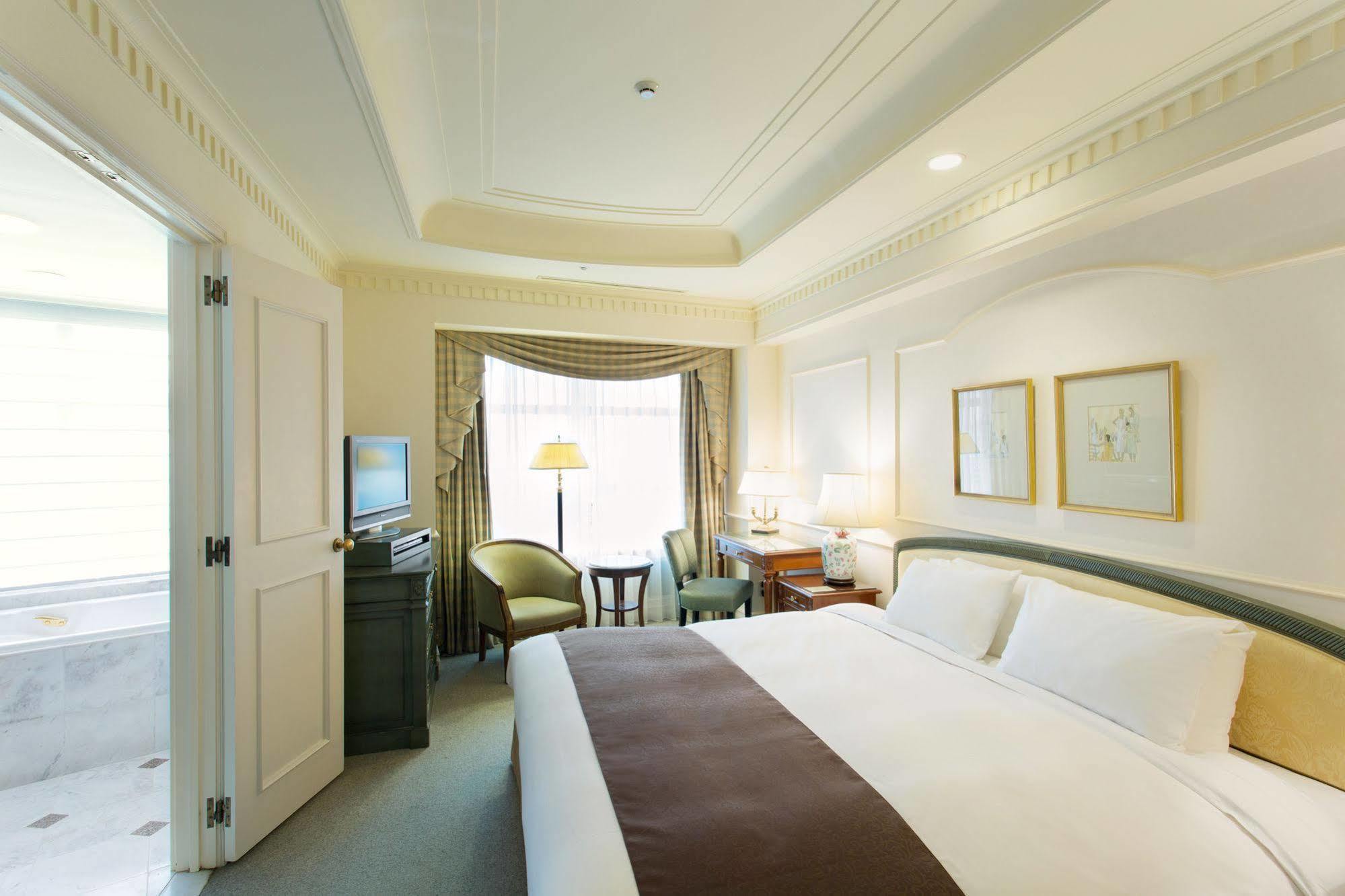 Hotel The Manhattan سيبَ المظهر الخارجي الصورة