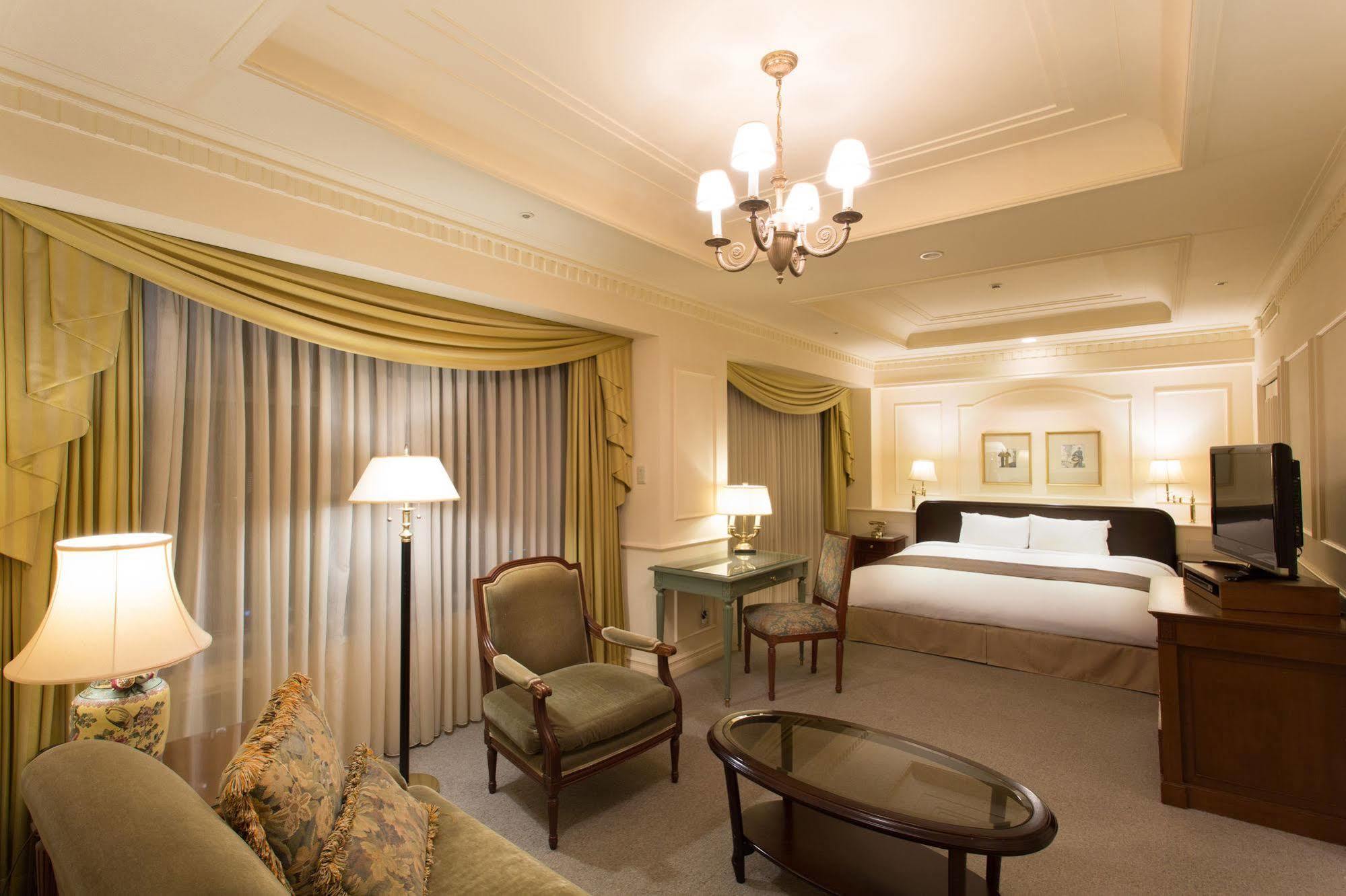 Hotel The Manhattan سيبَ المظهر الخارجي الصورة