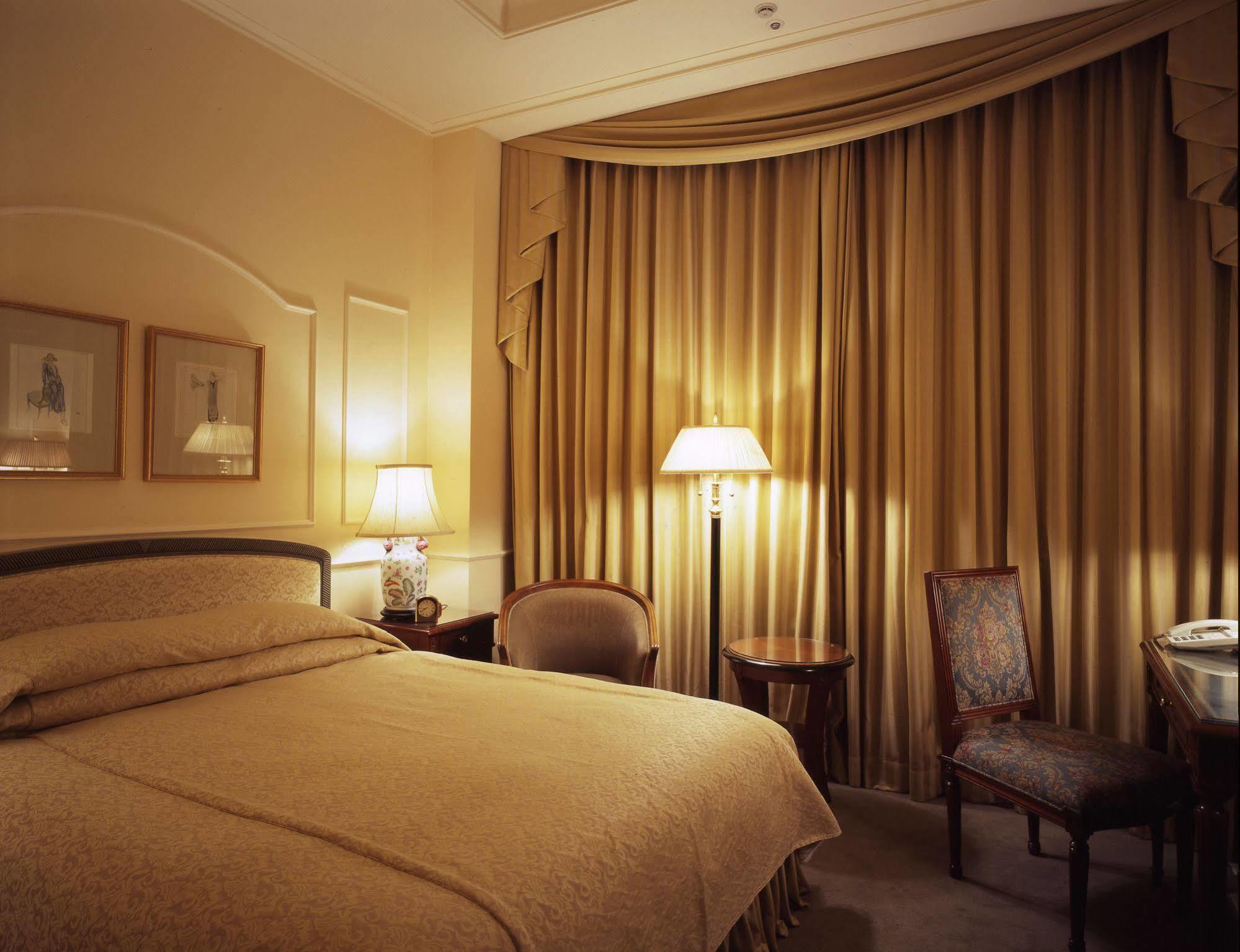 Hotel The Manhattan سيبَ المظهر الخارجي الصورة