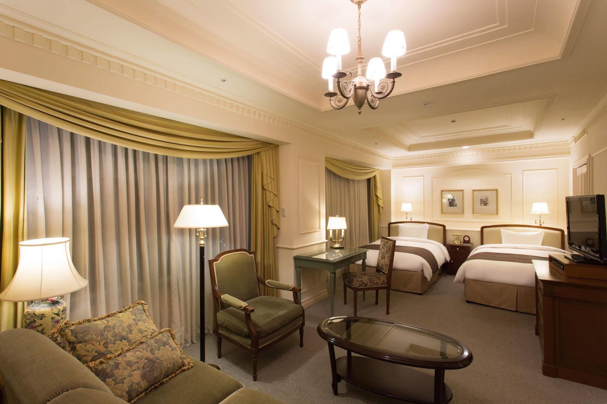 Hotel The Manhattan سيبَ المظهر الخارجي الصورة