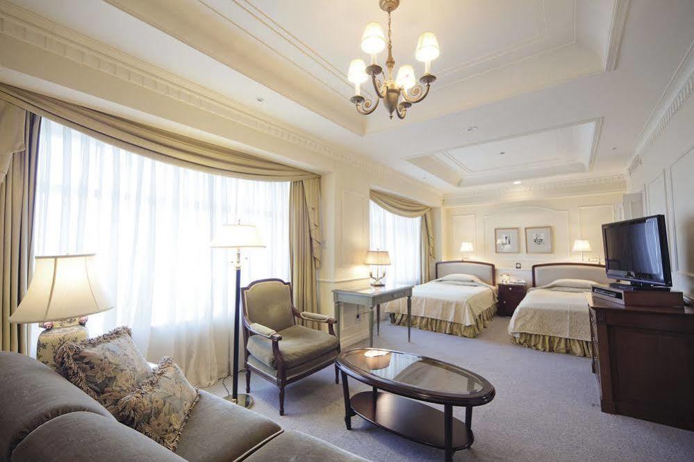 Hotel The Manhattan سيبَ المظهر الخارجي الصورة