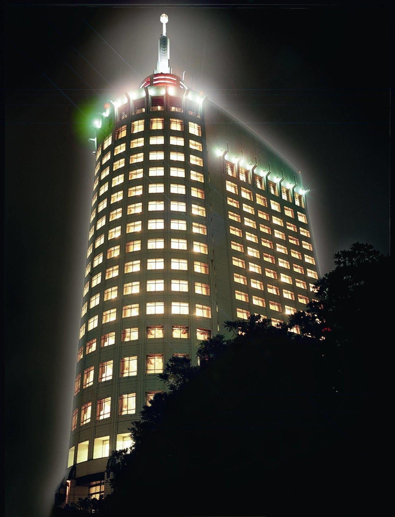 Hotel The Manhattan سيبَ المظهر الخارجي الصورة