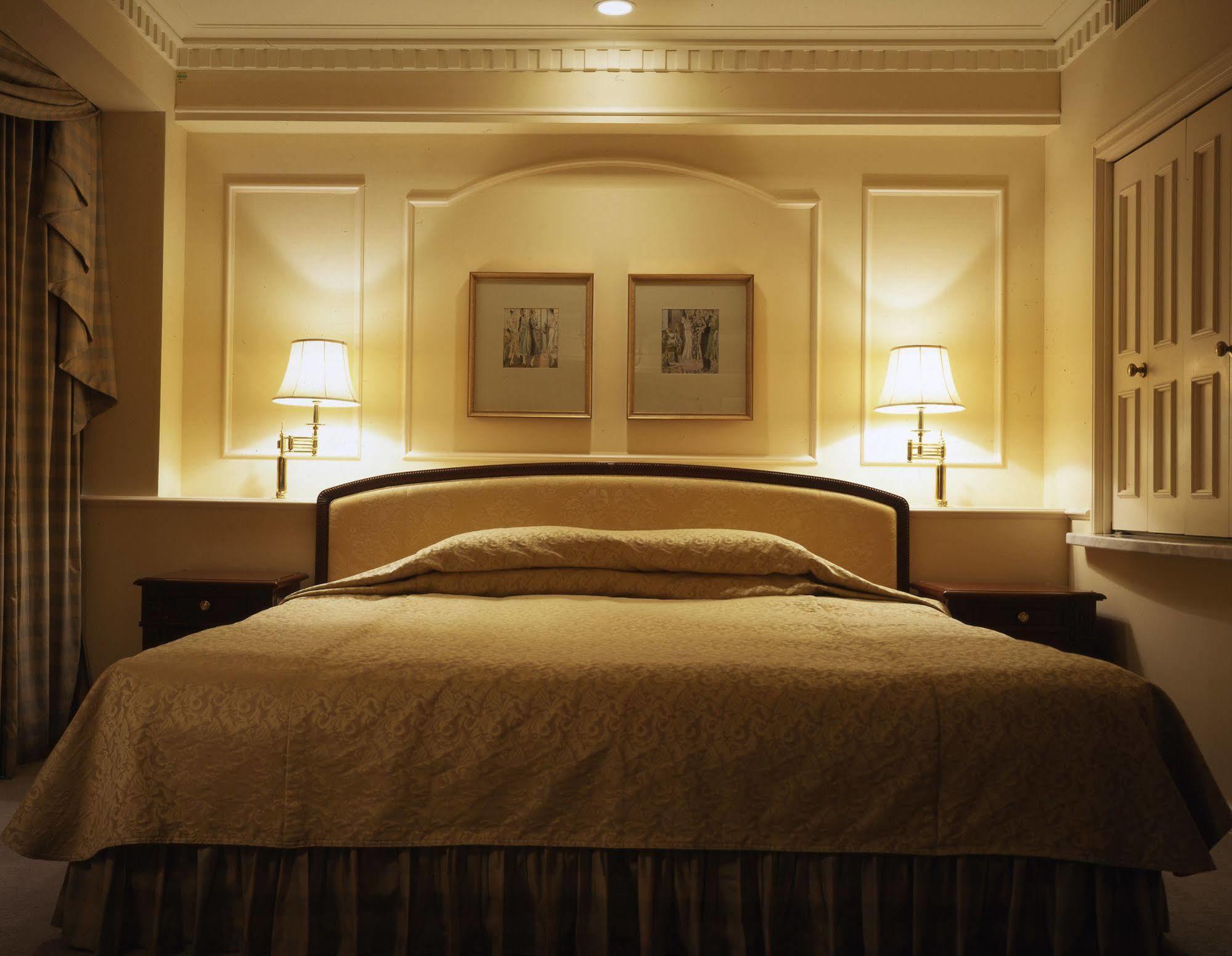 Hotel The Manhattan سيبَ المظهر الخارجي الصورة