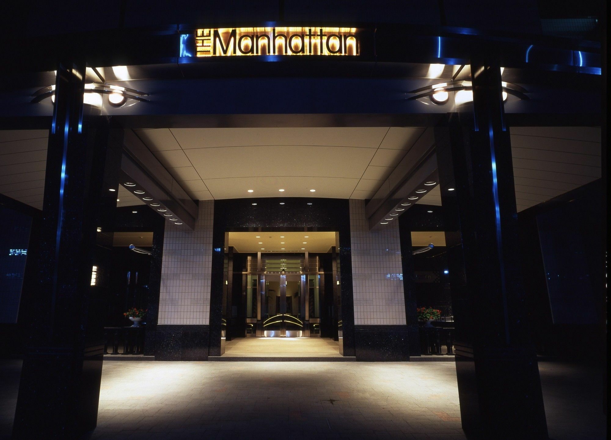 Hotel The Manhattan سيبَ المظهر الخارجي الصورة